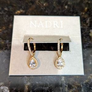 NWT Gold Tone Dainty Nadri Drop Earrings